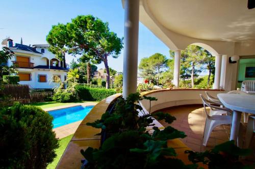 V&V LLORET- Villa Aurora