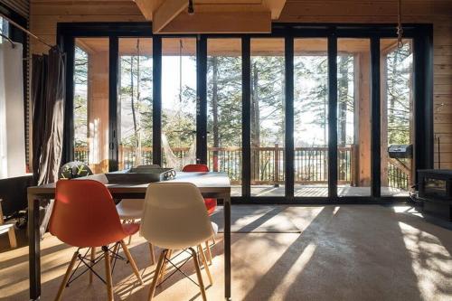 Khu vực ghế ngồi tại Cabin Zoobox 67