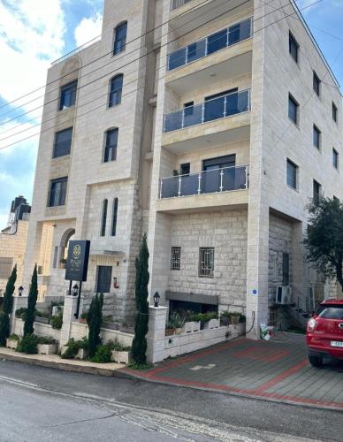 Το κτήριο όπου στεγάζεται  το διαμέρισμα
