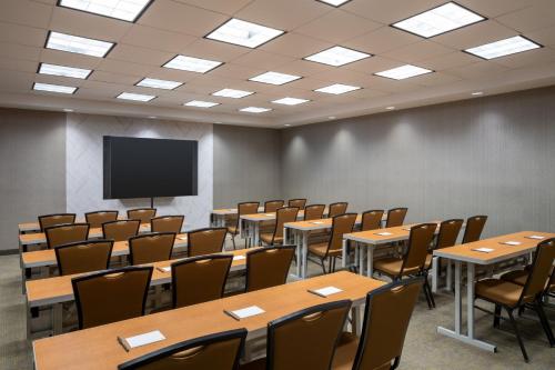 Kawasan bisnes dan/atau bilik persidangan di SpringHill Suites Gainesville