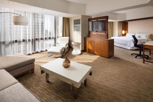 The Westin Bonaventure Hotel & Suites, Los Angeles photo 27