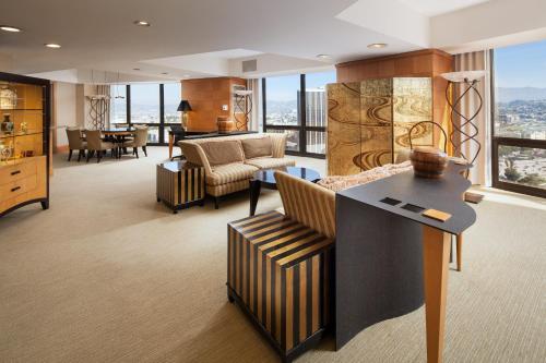 The Westin Bonaventure Hotel & Suites, Los Angeles Image