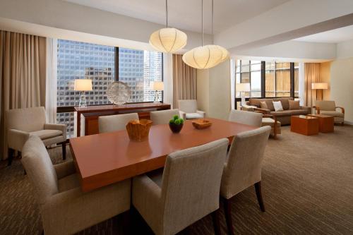 The Westin Bonaventure Hotel & Suites, Los Angeles photo 32