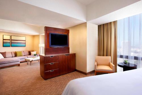 The Westin Bonaventure Hotel & Suites, Los Angeles photo 35