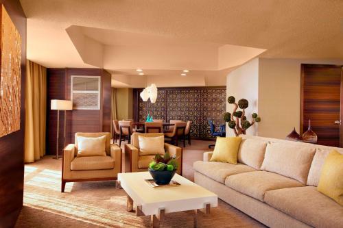 The Westin Bonaventure Hotel & Suites, Los Angeles photo 36