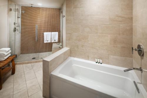 The Westin Bonaventure Hotel & Suites, Los Angeles photo 38