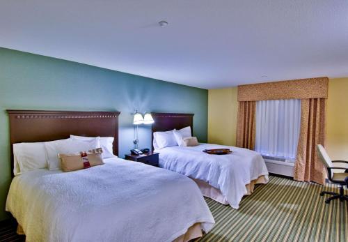 Cama o camas de una habitación en Hampton Inn & Suites Moreno Valley