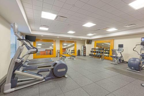 Fitness centrum a/nebo fitness zařízení v ubytování Homewood Suites by Hilton Houston Downtown