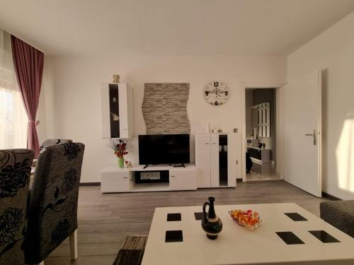 Apartments with parking space Crikvenica - 22434