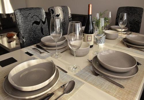 Apartments with parking space Crikvenica - 22434