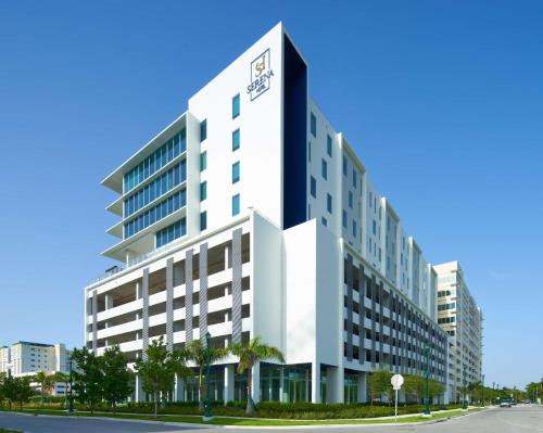 SERENA Hotel Aventura Miami, Tapestry Collection by Hilton Image