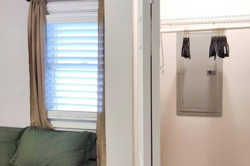 Gambar di galeri bagi Downtown Charm Two Bedroom Home di Noblesville