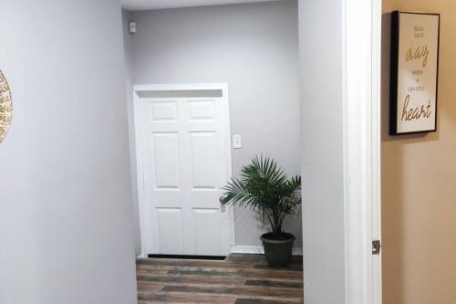 Gambar di galeri bagi Downtown Charm Two Bedroom Home di Noblesville