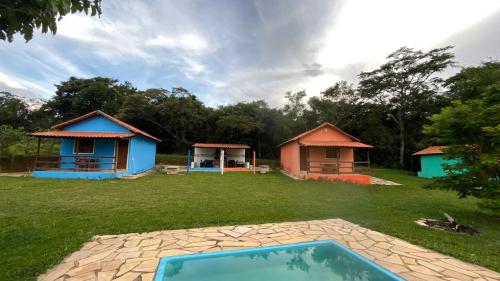 Zahrada ubytování Chalé Anjo Gabriel I em São Tomé das letras.