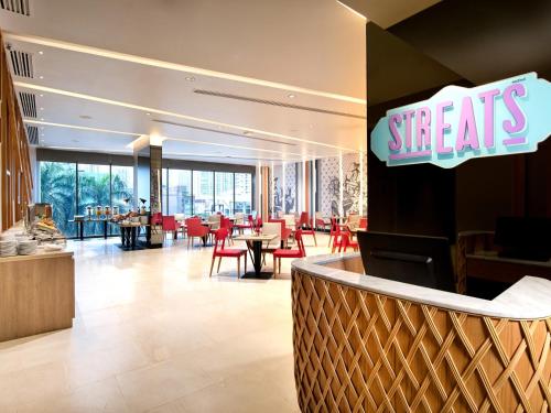 Χώρος καθιστικού στο ibis Styles Bangkok Sukhumvit 4