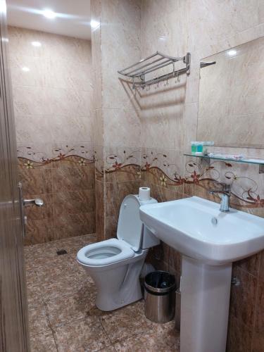 Ein Badezimmer in der Unterkunft Aparan Hotel