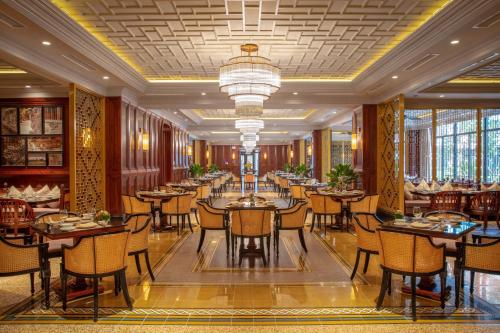 Restoran atau tempat lain untuk makan di Silk Path Grand Hue Hotel