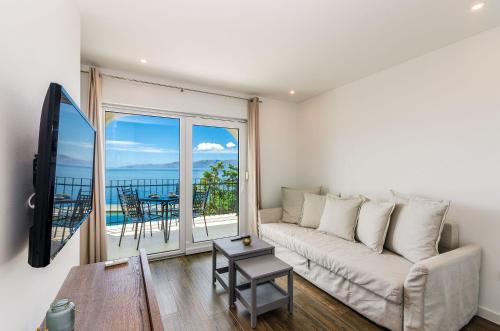 Luxuswohnung mit Pool, Sauna, Gym direkt am Meer