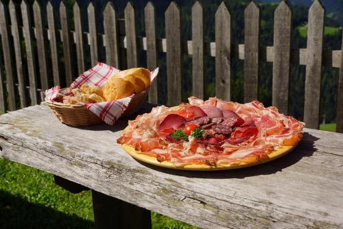 Comida en o cerca de este apartamento