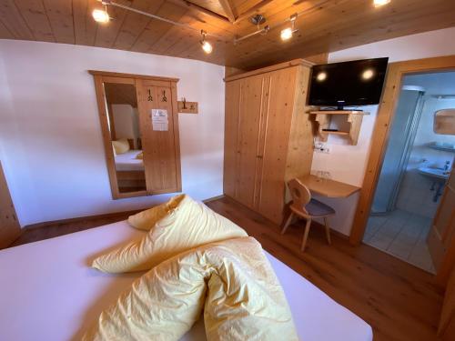 Lova arba lovos apgyvendinimo įstaigoje Apartment Seespitz