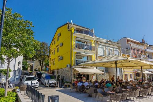 Direkt an der Promenade und kostenlose Ausflüge