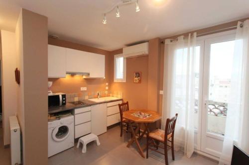 Rue Hoche Cannes 2 room apartment very quiet