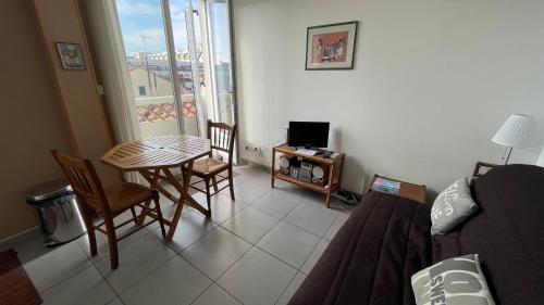 Rue Hoche Cannes 2 room apartment very quiet