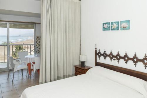 クリェラにあるSanta Marta, I- A 4º-10のベッドルーム1室(ベッド1台付)が備わります。