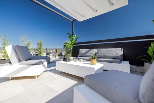 Live Your Myth Rooftop in Historic Thissio