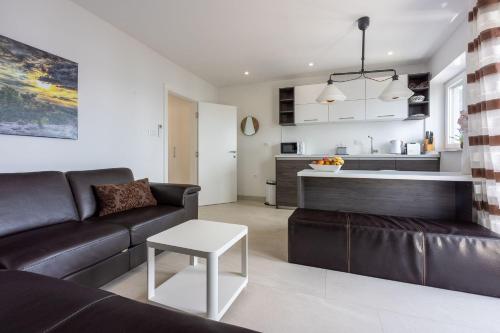 Modernes Apartment mit Meerblick, 500 Meter Strand