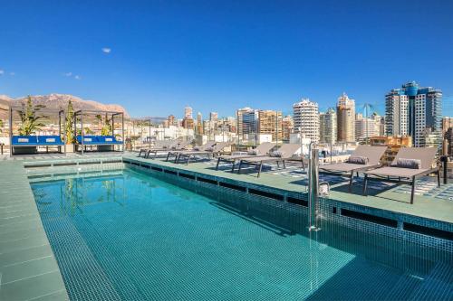 Bazén v ubytování Barceló Benidorm Beach - Adults Recommended nebo v jeho okolí