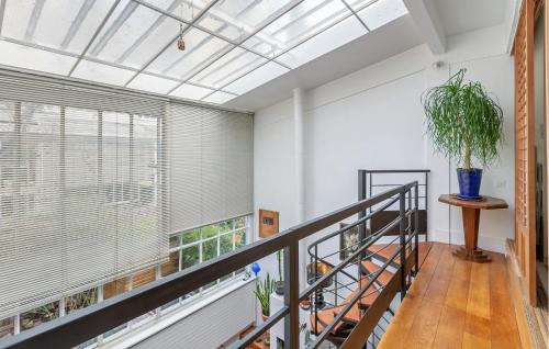 Gorgeous Home In Paris With Wifi