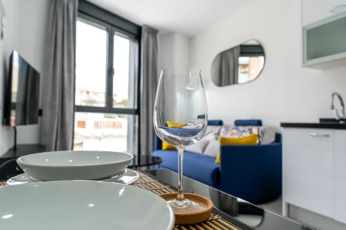 Modern Wave Escape apartment with private parking and rooftop pool BY NAMASTE ELITE
