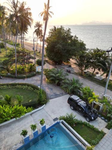 Výhled na bazén z ubytování An Pao Luxury Beach Pool Villa 5 - Koh Yao Noi nebo okolí