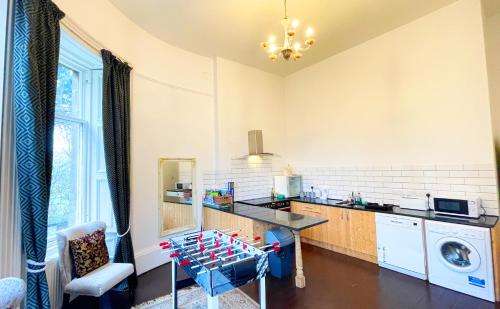 Η κουζίνα ή μικρή κουζίνα στο Harvieston Estate Rooms