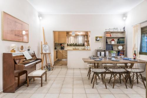 Kuchyň nebo kuchyňský kout v ubytování Aoria Villa By Hope Estate