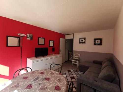 Appartement 6 pers. face aux pistes, balcon sud, TV, cuisine équipée, ski-in/ski-out, La Mongie - FR-1-404-78