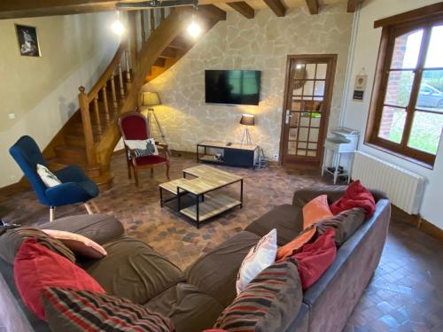 Gallery image of Maison de campagne billard et jacuzzi in Dollon