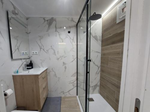 Moderno Apartamento con Piscina y Bicicletas Gratis