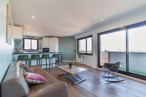 Photo de la galerie de l'établissement George V - Appartement 2 chambres, à Talence