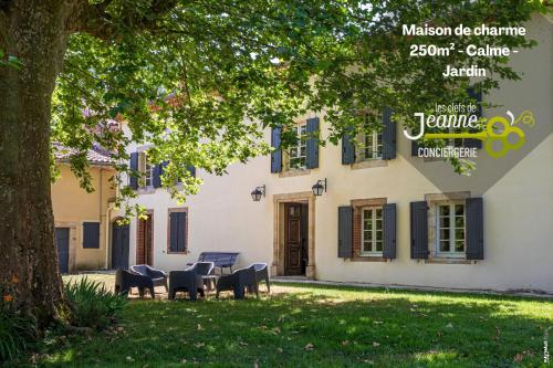 MAISON DE CHARME - 250m2 - CALME - JARDIN