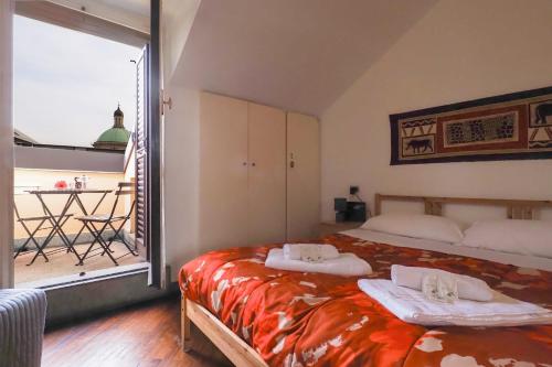 Posteľ alebo postele v izbe v ubytovaní MILANO FOR GUEST- Angela Apartment Duomo