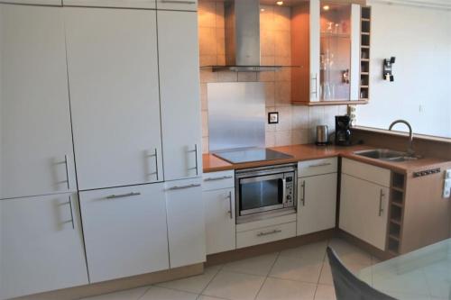 Studio 73, Héliopolis E au village naturiste