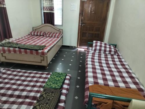 Gallery image of Samarth Sawali Guest House, Vidhyanagar Akkalkot in Akalkot