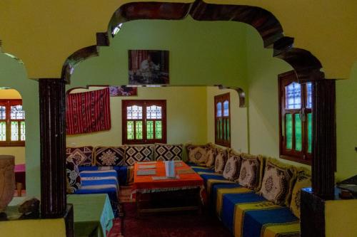 Un lugar para sentarse en Kasbah Les Nomades