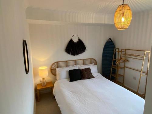 Ένα ή περισσότερα κρεβάτια σε δωμάτιο στο Cliffside 3 Bedroom House with Sea Views