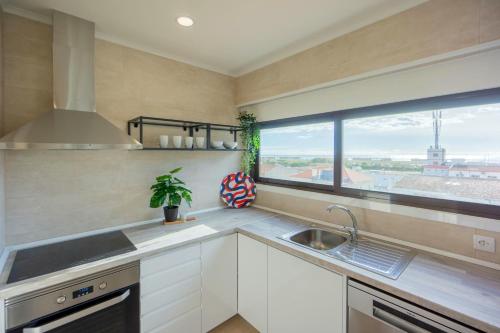 Beach Apartment w/Ocean view