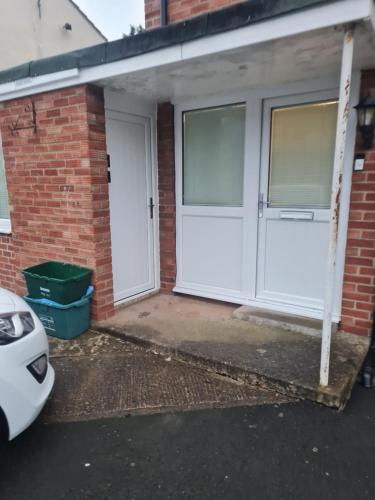 Converted garage ensuite photo 16