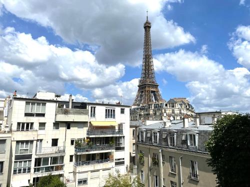 Superb flat with iconic Eiffel tower view