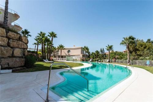 Olene Apartment, Hill Collection